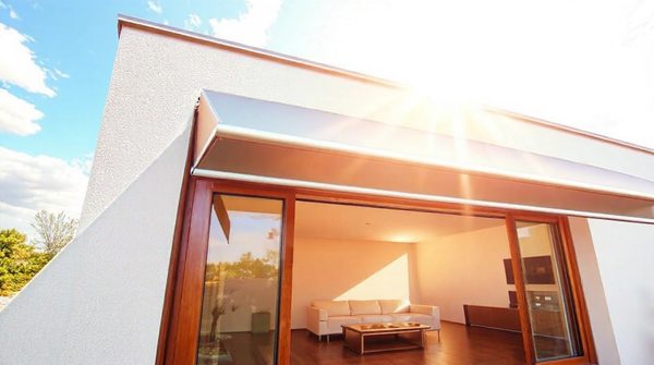 Découvrez les avantages du store banne solaire surya pour un confort optimal